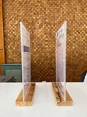 Menu mica A5 đế gỗ Nhatvywood NV5102