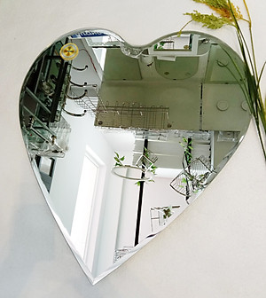 Gương soi Kibath hình trái tim KT 60x64 cm, KB-226