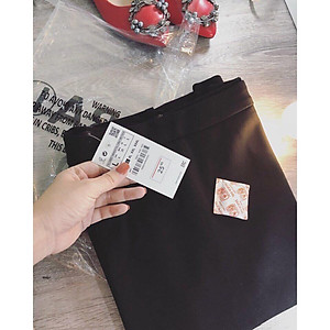 Chân váy bút chì xẻ sau