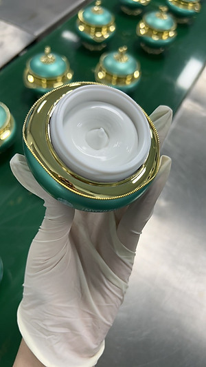 Kem face Mychi và serum cấy trắng lá vàng 24k Mychi