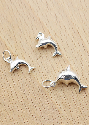 Combo 3 cái charm bạc hình cá heo treo - Ngọc Quý Gemstones