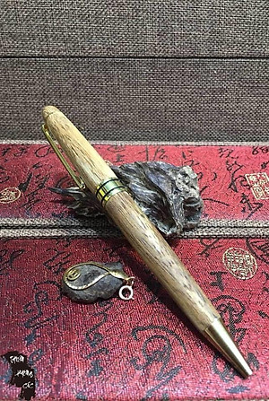 bút trầm hương cao cấp