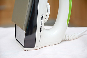 Bàn Ủi Khô Panasonic NI-317TXRA – Xanh Lá - Hàng chính hãng