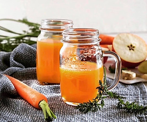 Ly thủy tinh tay cầm nắp vặn Quattro 415ml - Bormioli Rocco - Italy