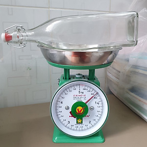 Chai thủy tinh nắp gài kín hơi 1 lít đáy vuông