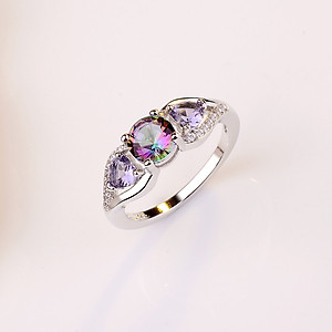 Nhẫn nữ đính đá hình trái tim