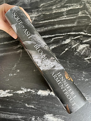 Sách A Soul of Ash and Blood: A Blood and Ash Novel (Blood And Ash Series Book 5)