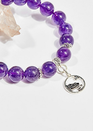 Vòng tay phong thủy đá thạch anh tím charm hoa 10mm mệnh hỏa , thổ - Ngọc Quý Gemstones