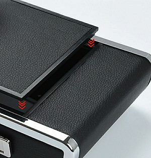 Hộp đựng khăn giấy bằng chất liệu da cao cấp có trang trí mặt đồng hồ dùng trên ô tô