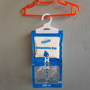 Túi 2 gói hút ẩm chống mốc Hando dạng treo dùng cho tủ quần áo,tủ giầy-Gói x 180Gr-Hương gió biển