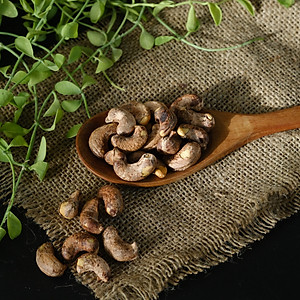 Hạt điều rang cao cấp 270g DGfoods/Roasted cashew/HVNCLCL/hạt điều bình phước/ đặc sản cần thơ, Ăn chay