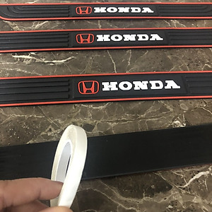 Bộ 4 miếng nẹp bước chân chống trơn trượt, trày xước xe ô tô, xe hơi cao cấp