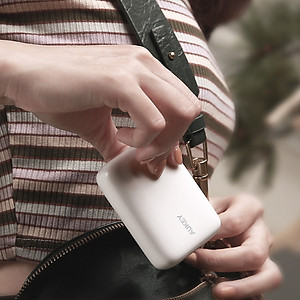 Pin Sạc Dự Phòng Aukey PB-N83S 10.000mAh, Sạc Nhanh Power Delivery 18W và Quick Charge 3.0 18W - Hàng Chính Hãng