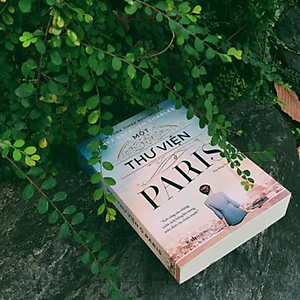 Một Thư Viện PARIS - Ánh Sáng Của Những Cuốn Sách Bừng Lên Trong Màn Đêm Của Chiến Tranh