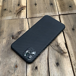 Ốp lưng siêu mỏng, vân carbon dành cho iPhone 11 Pro - Màu đen
