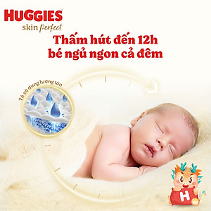 Tã quần Huggies Skin Perfect Mega Jumbo XL72+4 miếng với 2 vùng thấm giảm kích ứng da