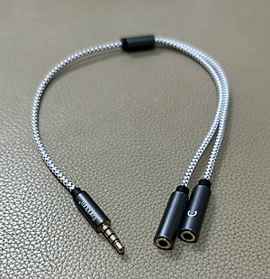 Cáp Chia 2 Cổng Audio 3.5mm 1 Đực Ra 2 Đầu Cái , Dây Chia Tai Nghe Hoặc Loa Từ 1 ra 2 chân cắm 3,5mm , Cáp Chia Jack 3,5mm Dương Ra 2 Đầu Âm , Cáp Chia Audio 3.5mm Ra 2 Cổng 3.5mm – Hàng Nhập Khẩu - Giao Màu Ngẫu Nhiên
