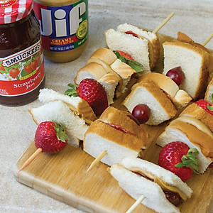 Mứt Dâu Smucker's 340g - Nhập Khẩu Mỹ | Smucker's Strawberry Preserves 340g