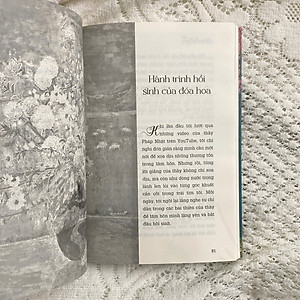 Sách - Sống như đóa hoa