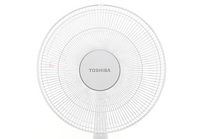 Quạt đứng Toshiba F-LSD10(W)VN - Màu trắng - Điều khiển từ xa núm xoay vô cực - 9 cánh - DC inverter tiết kiệm điện 70% - 26 tốc độ gió - Màn hình LED hiển thị - Hàng chính hãng, bảo hành 12 tháng, chất lượng Nhật Bản