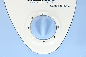 Quạt bàn B4 Senko B1612 - Giao màu ngẫu nhiên - Hàng Chính Hãng