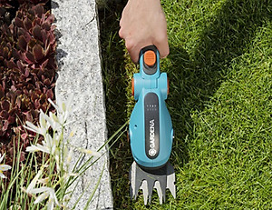 Máy cắt cỏ cầm tay kèm cán nối dài Gardena 09858-20