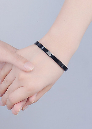 Vòng tay Titan trơn VT190 6mm - Màu đen