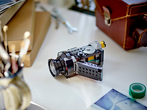 Đồ Chơi Lắp Ráp Máy Ảnh Retro 3 In 1 - Retro Camera - Lego Creator 31147 (261 Mảnh Ghép)