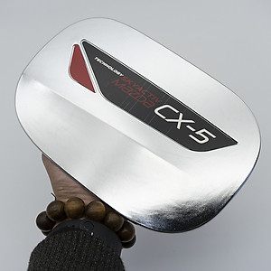 Ốp nắp bình xăng xe Mazda CX-5 - đời 2018 đến nay