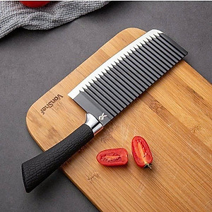 Dao bếp Nhật thiết kế gợn sóng giảm tiếp xúc với thực phẩm , chống dính ,không rỉ , sắc bén cán dao bọc cao su êm ái chống trơn trượt khi cầm 