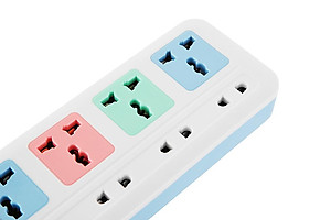 Ổ cắm điện Comet 7 lỗ 3m CES4433 - Hàng chính hãng