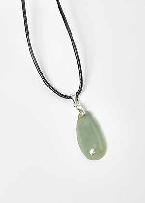 Mặt dây chuyền hạt đậu cẩm thạch phỉ thúy 1.8cm mệnh hỏa, mộc - Ngọc Quý Gemstones