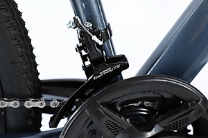 Xe đạp thể thao CALLI 1600 Pro Khung hợp kim nhôm cao cấp, có 2 kích cỡ lựa chọn phù hợp với người cao 1m44 trở lên