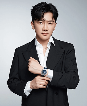 Đồng hồ nam chính hãng I&W CARNIVA 711G-S1 hàng mới,Kính sapphire chống xước ,Chống nước 50m ,Bảo hành chính hãng,Máy cơ (Automatic),dây cao su cao cấp, mặt xanh thiết kế đơn giản dễ đeo