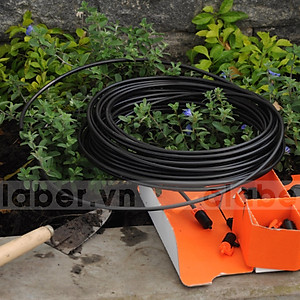 Ống cấp nước tưới nhỏ giọt phi 1/4 (4-6mm) cuộn 20m Claber 90370
