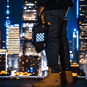 Túi đeo chéo thông minh Divoom Pixoo Slingbag hiển thị màn hình Led, tích hợp app Divoom