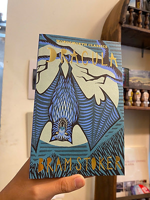 Sách - Dracula by Bram Stoker | Classic Novel / Fiction in English / Ngoại văn Kinh điển Nhập khẩu