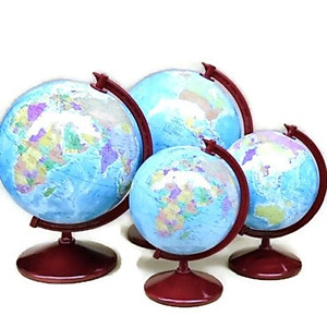 Quả cầu học sinh đế gỗ do Việt Nam sản xuất