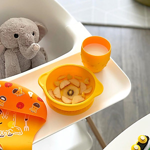 Bát tập ăn silicon có nắp và đế hút chân không chống đổ cho bé Marcus & Marcus, từ 12 tháng