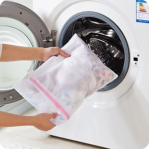 Combo 5 túi lưới đựng đồ giặt , với nhiều kích thước giúp bảo vệ quần áo không bị hỏng  khi giặt bằng máy giặt vô cùng tiện lợi