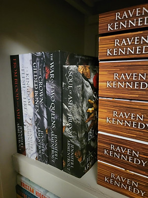 Sách A Soul of Ash and Blood: A Blood and Ash Novel (Blood And Ash Series Book 5)