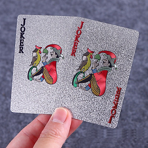 Bài Tây Poker Mạ Si BẠC Cao Cấp Phủ Nhũ BẠC Chính Hãng Amalife – Bộ 54 Lá Bài Pocker Nhựa Dẻo Chống Thấm Nước Chống Gãy Màu Bạc