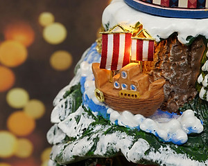 Nhà búp bê hộp nhạc xoay tròn Snowy Woderland