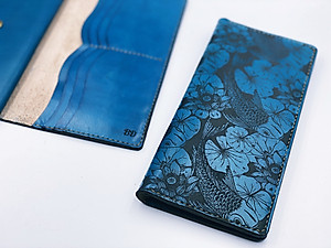 Ví nữ cầm tay da bò handmade họa tiết cá Koi