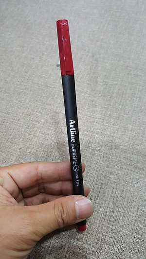 Bút Lông Kim Artline Supreme (0.4mm) - Đỏ Đậm