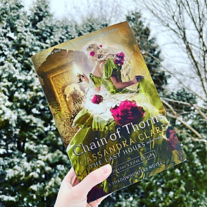 Sách The Last Hours: Chain of Thorns