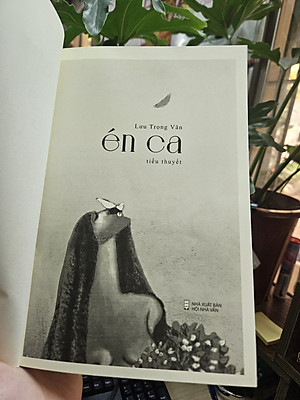 Combo 2 cuốn tiểu thuyết của tác giả Lưu Trọng Văn: Én Ca & Chuyện làng Buông