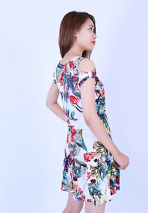 Váy đầm lanh (tole) chính hãng Vicci TVN004.4 thiết kế tay ngắn, dáng đuôi cá suông nhẹ, chất liệu lanh xước mềm nhẹ, thấm hút mồ hôi tạo cảm giác nhẹ nhàng, thoải mái phù hợp mặc ở nhà, đi chơi