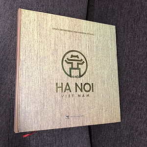 HÀ NỘI SÁCH ẢNH - IN MÀU TOÀN BỘ - BÌA CỨNG - Hà Nội trên đường phát triển