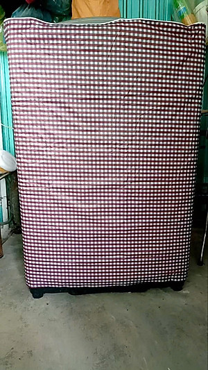 Áo bọc   máy giặt cửa trên  cho máy từ  9 -  10 kg  , vải dù siêu bền ,  thoáng khí  , chống nước  , chống bụi tốt   bảo vệ máy  khỏi mưa nắng khi để ngoài trời  ,giao màu ngẫu nhiên